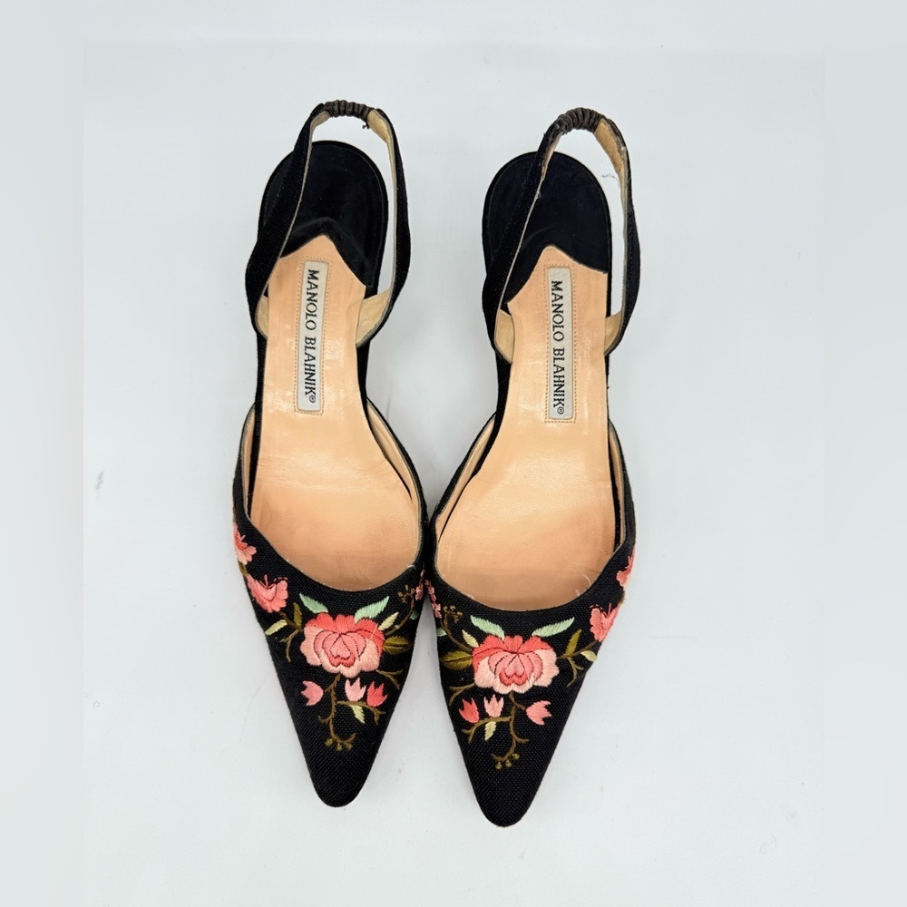 Manolo Blahnik Vilido Black Multicolor floral Embroidered slingback pumps EU 38 - Picture 3 of 9
